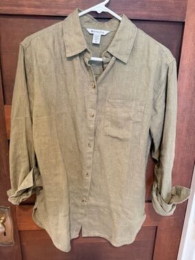 Athleta Retreat Linen Top in Olive Branch